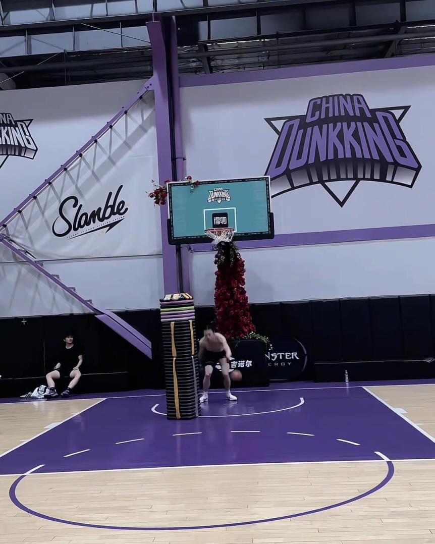 兄弟，這個(gè)摸高如何？